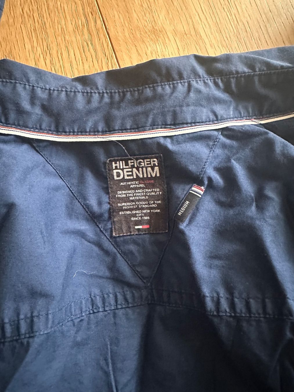 Tommy Hilfiger Camicette: Hilfiger Hemd m Bluse dunkelblau – Usato da Pfaffhausen venduto da Klaras_second_hand 2