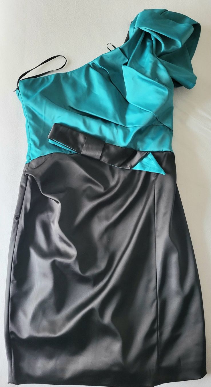 Karen Millen Kleider: Elegantes Cocktailkleid – Gebraucht aus Basel von jma_vh95 1