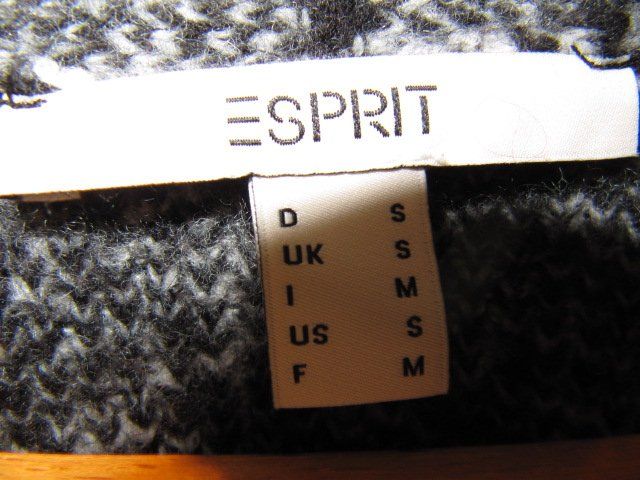 Esprit Cappotti: Esprit Strick-Mantel – Usato da Wenslingen venduto da kasjupeia 2