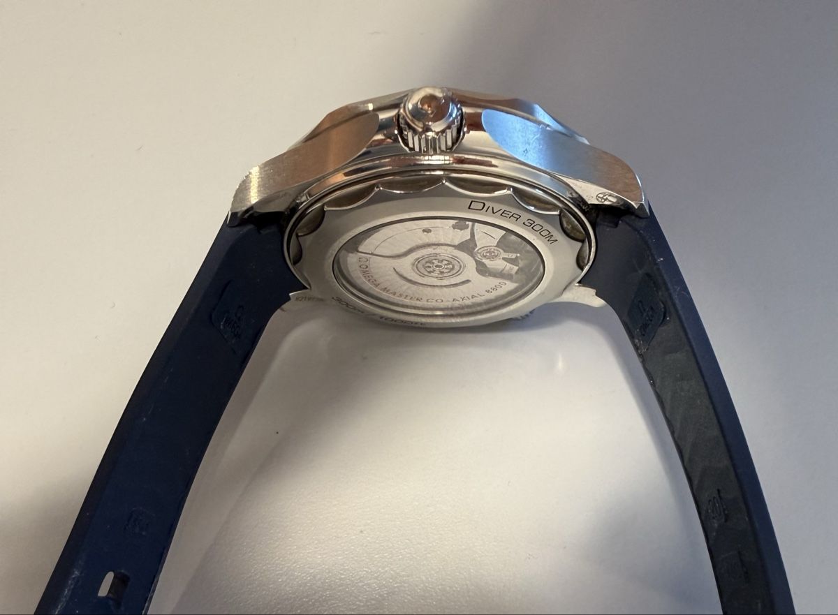 Omega Montres: Omega Seamaster Diver 300 M  – D'occasion à Lausanne par fel_r6b7 2