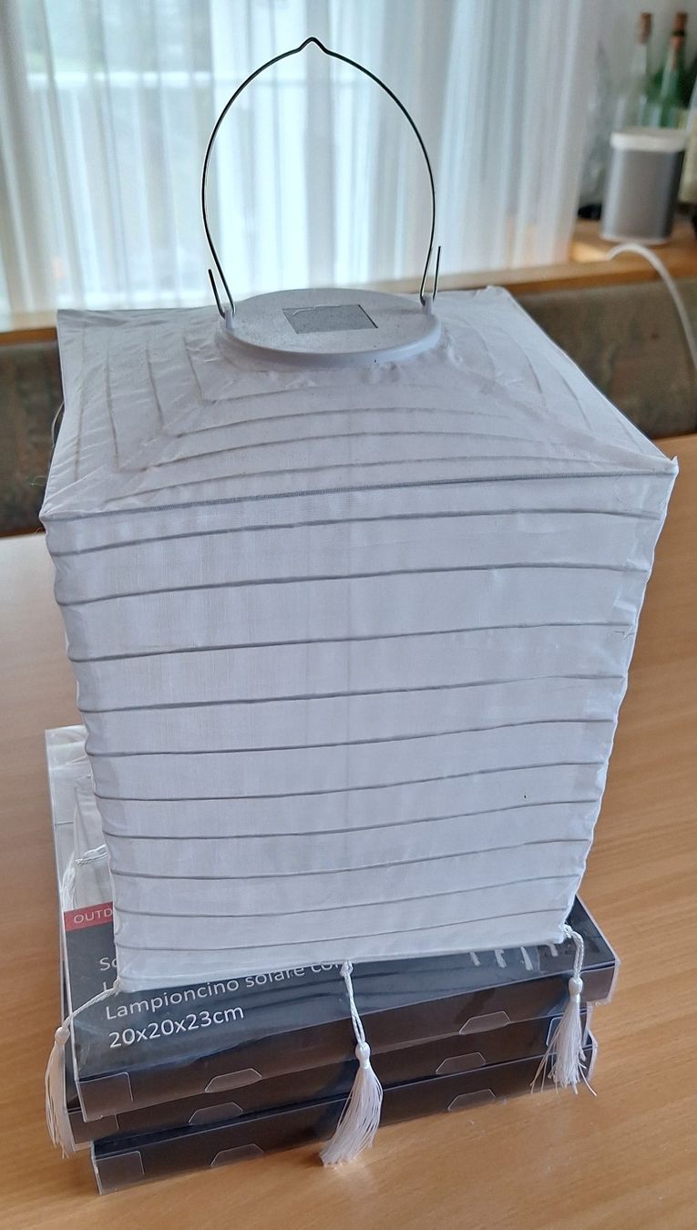 Laternen: Solar Lampion mit LED – Neu (gemäss Beschreibung) aus Balzers von Loona7