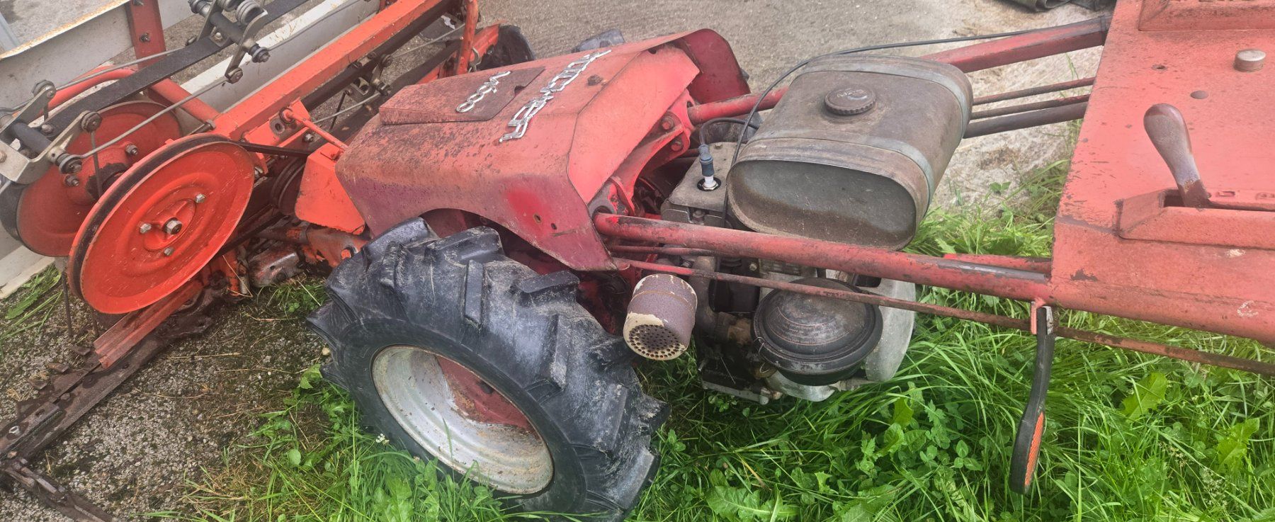 Bucher Tutte le macchine: Motormäher mit Eingraser – Usato da Pfäffikon venduto da mgd7