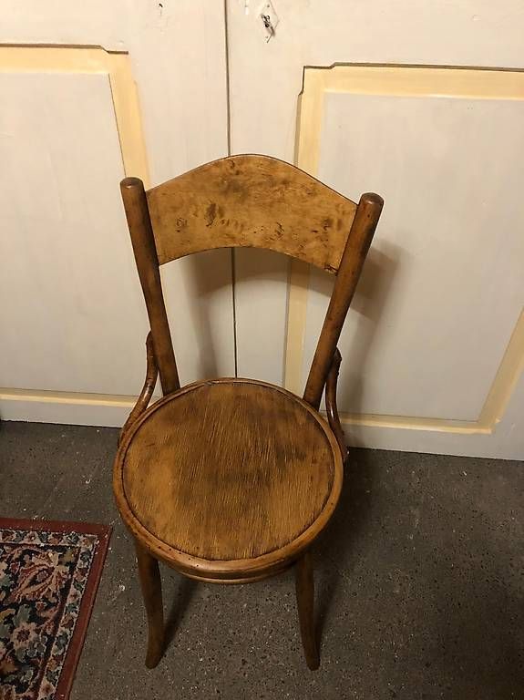 Chaises: Chaise de bistrot – D'occasion à Icogne par GabyMayor