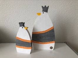 2 Hühner / Hahn Figuren aus Holz, von Hand bemalt