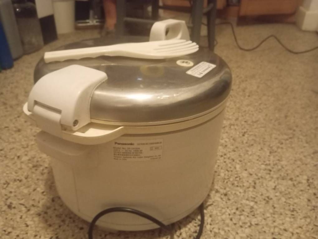 Küchengeräte: Panasonic Reiskocher SR-WA30 mit Löffel – Gebraucht aus Basel von Petergunn 1