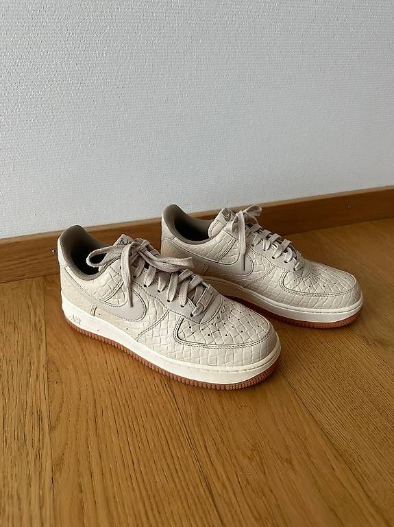 Nike Scarpe da donna: Nike Schuhe – Usato da Wallisellen venduto da Michelle06