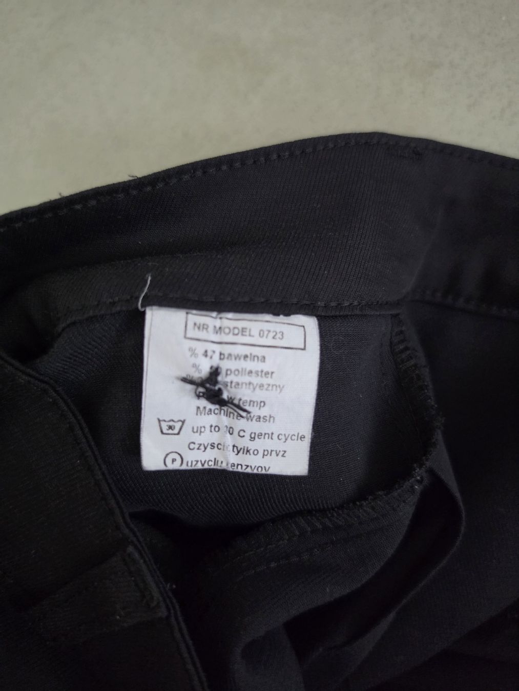 Pantalons: Damen Hose Schwarz Grösse 40 – D'occasion à Amriswil par gu80kaya 2