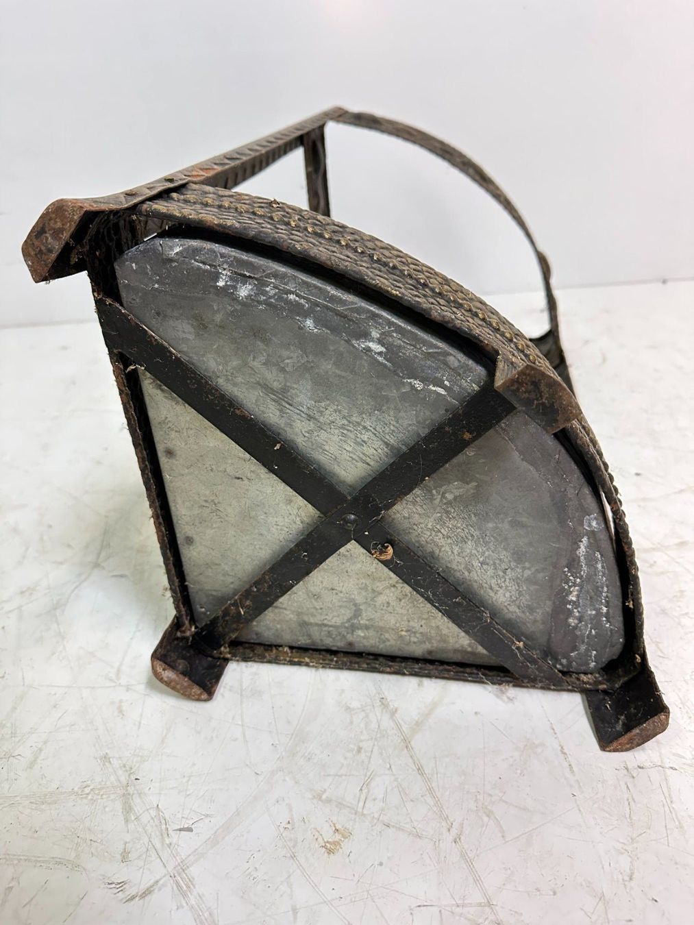 Altri mobili per ufficio: Antiker Schirmständer mit Wasserwanne, Eckständer Garderobe – Usato da Luzern venduto da Lager6640 5