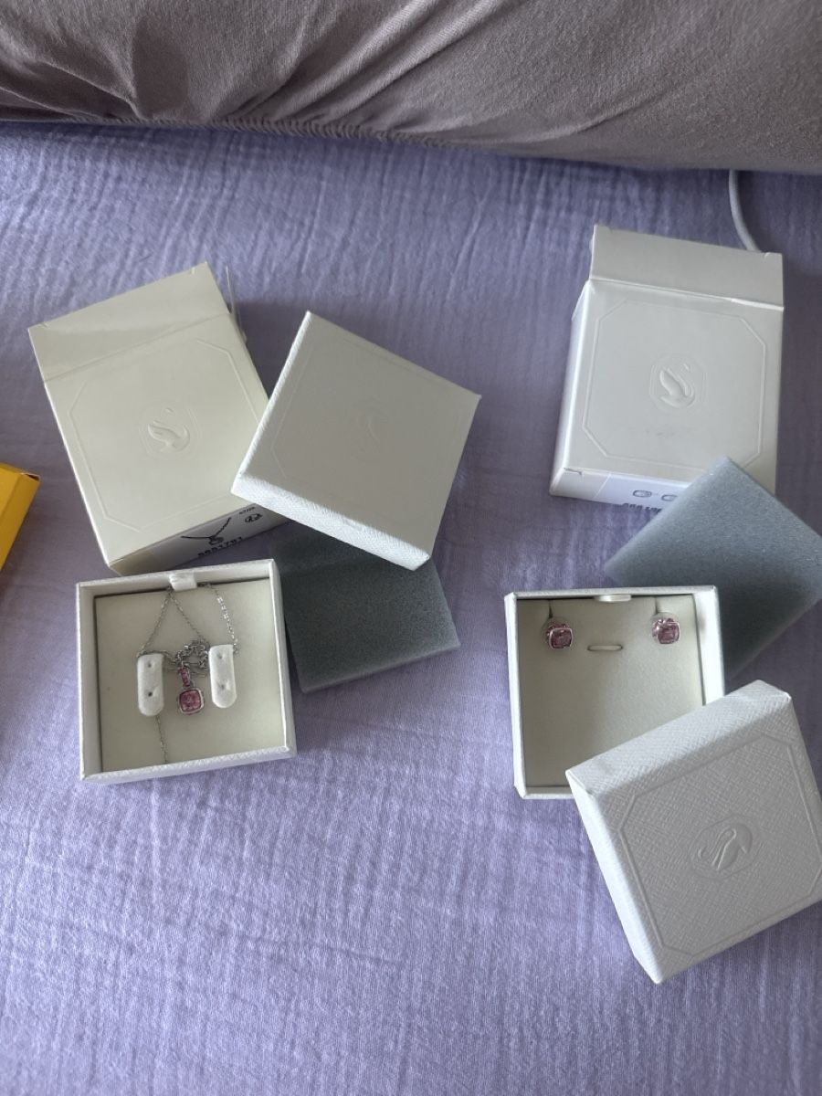 Swarovski Altri gioielli: Swarovski set – Usato da Bern venduto da mat_mw9v