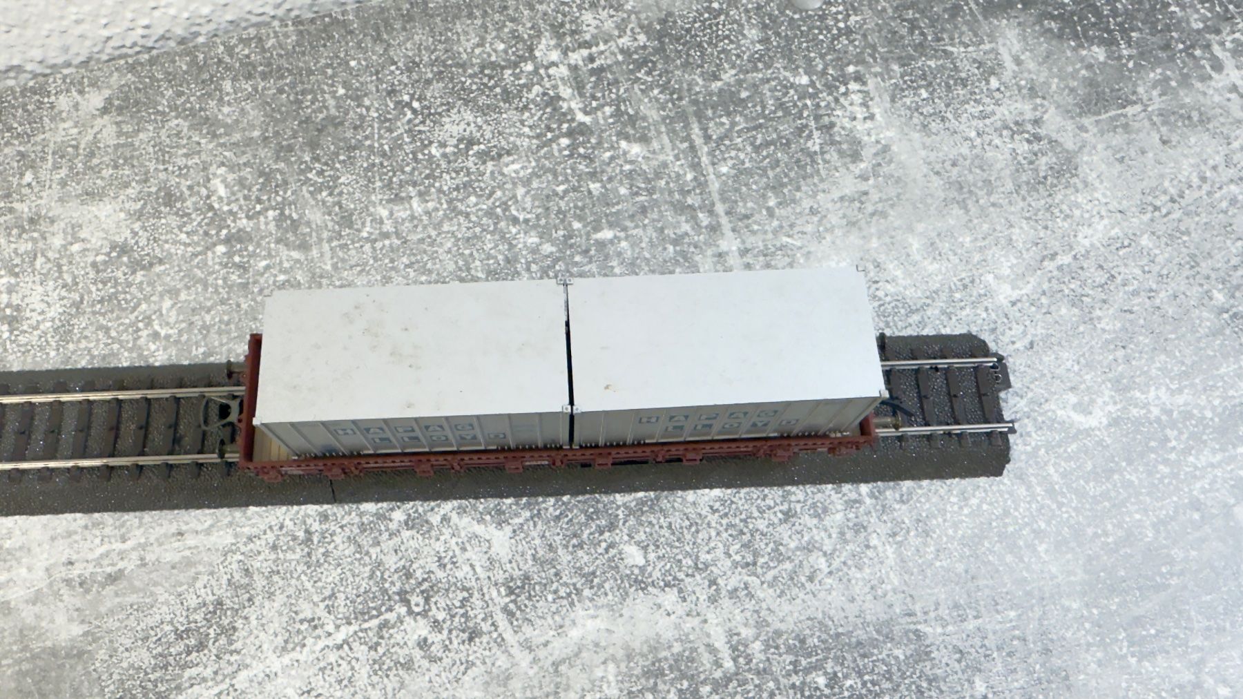 Roco Modellini di ferrovie: Roco Flachwagen mit HAPAG LLOYD Ladung H0 / AC – Usato da Schlieren venduto da rat_lq6b 3