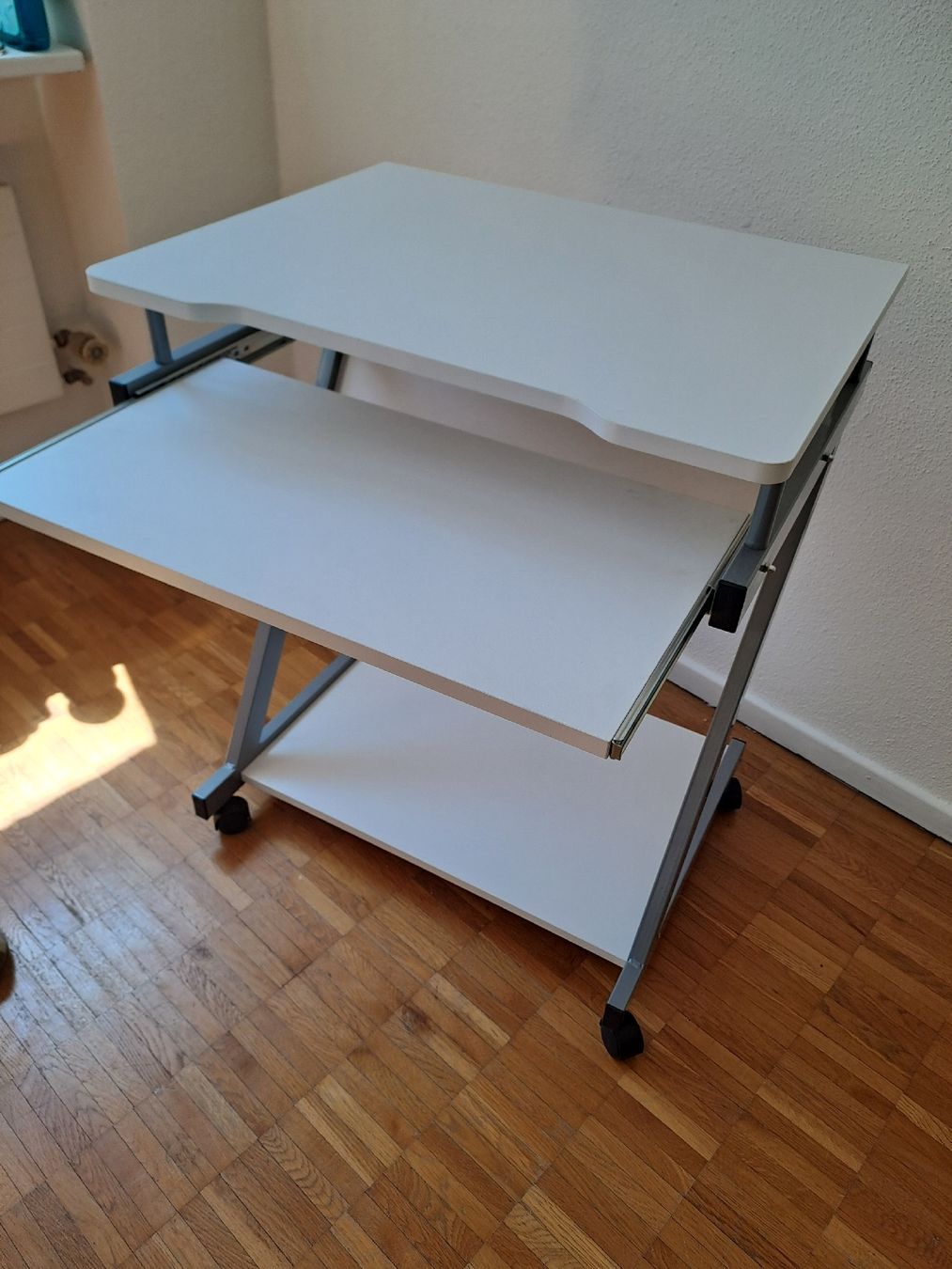 Scrivanie: Bürotisch weiss  – Usato da Stäfa venduto da chiarabless 1