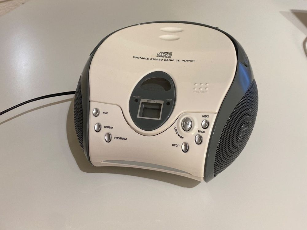 Portabler CD Player mit UKWRadio Kaufen auf Ricardo