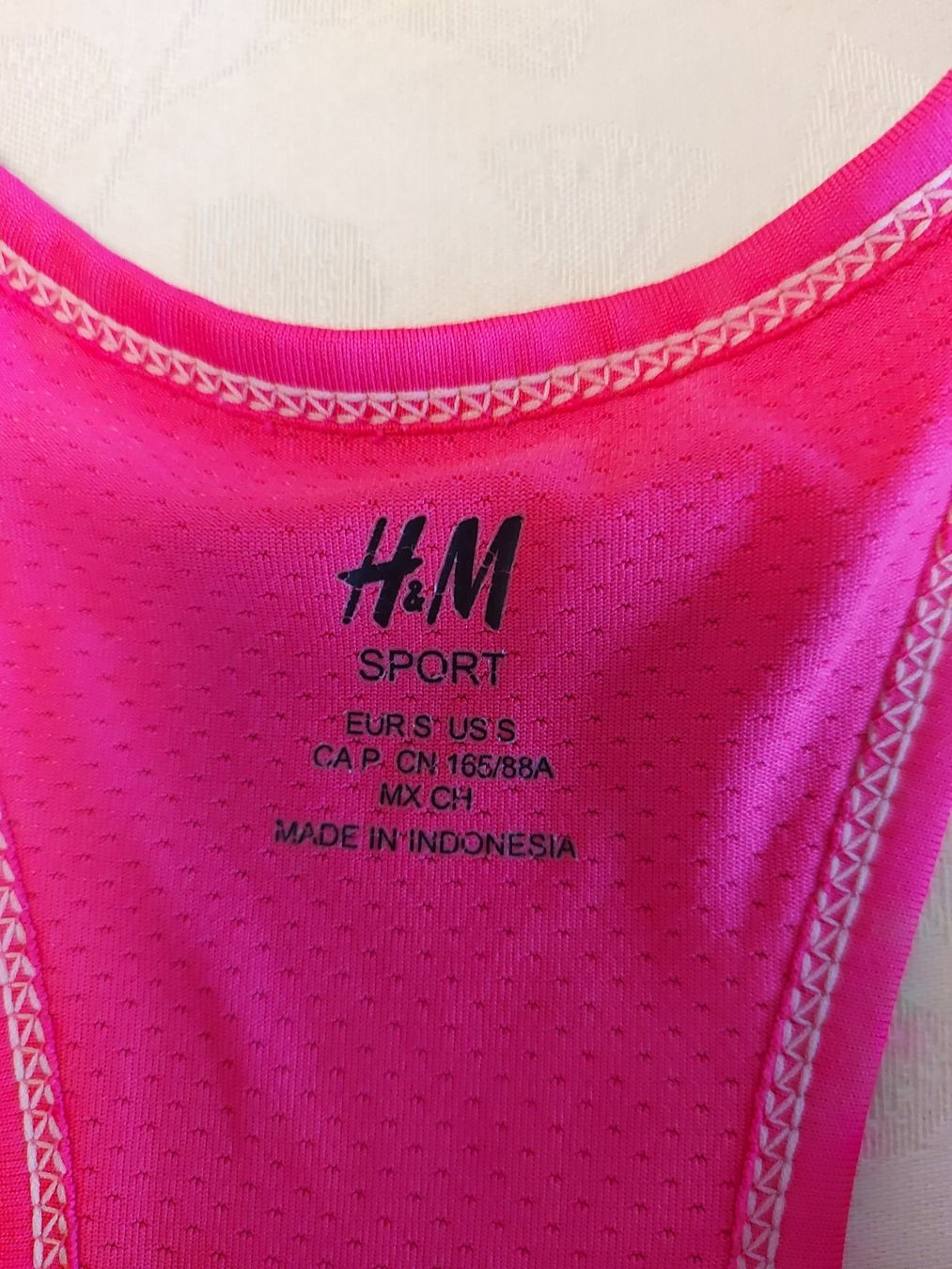 H&M Top: Sport-Top von H&M Gr. S – Usato da Brüttisellen venduto da kikaninchen79 1