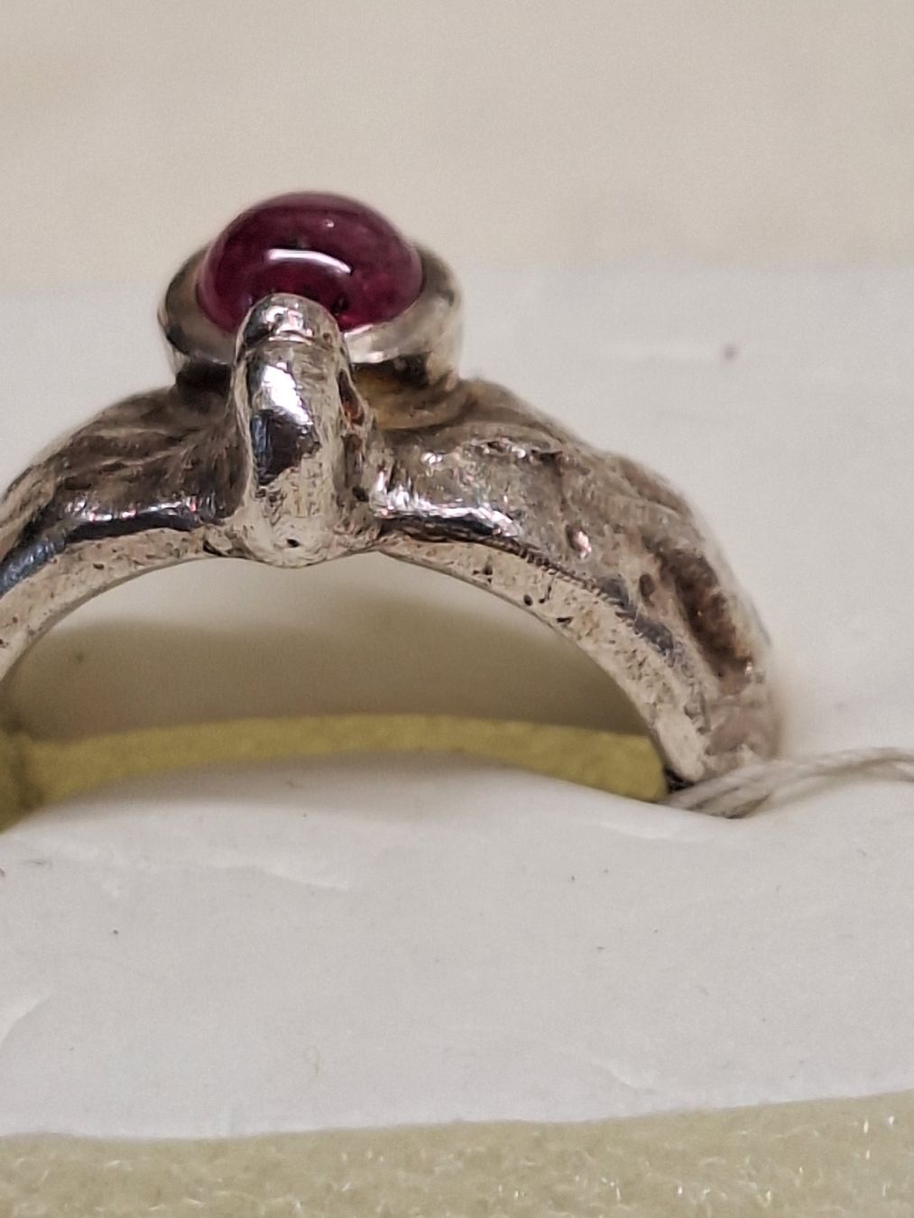 Anelli: Handgeschmiedeter Silberring mit Rubin – Nuovo (secondo la descrizione) da Rheinfelden venduto da Cleopatra2000 3