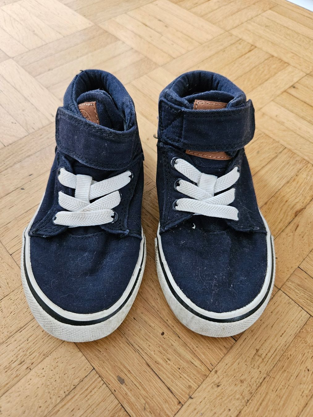 H&M Scarpe per ragazzi: Turnschuhe / Sneaker mit Klett Gr. 26 H&M – Usato da Unterengstringen venduto da saraman