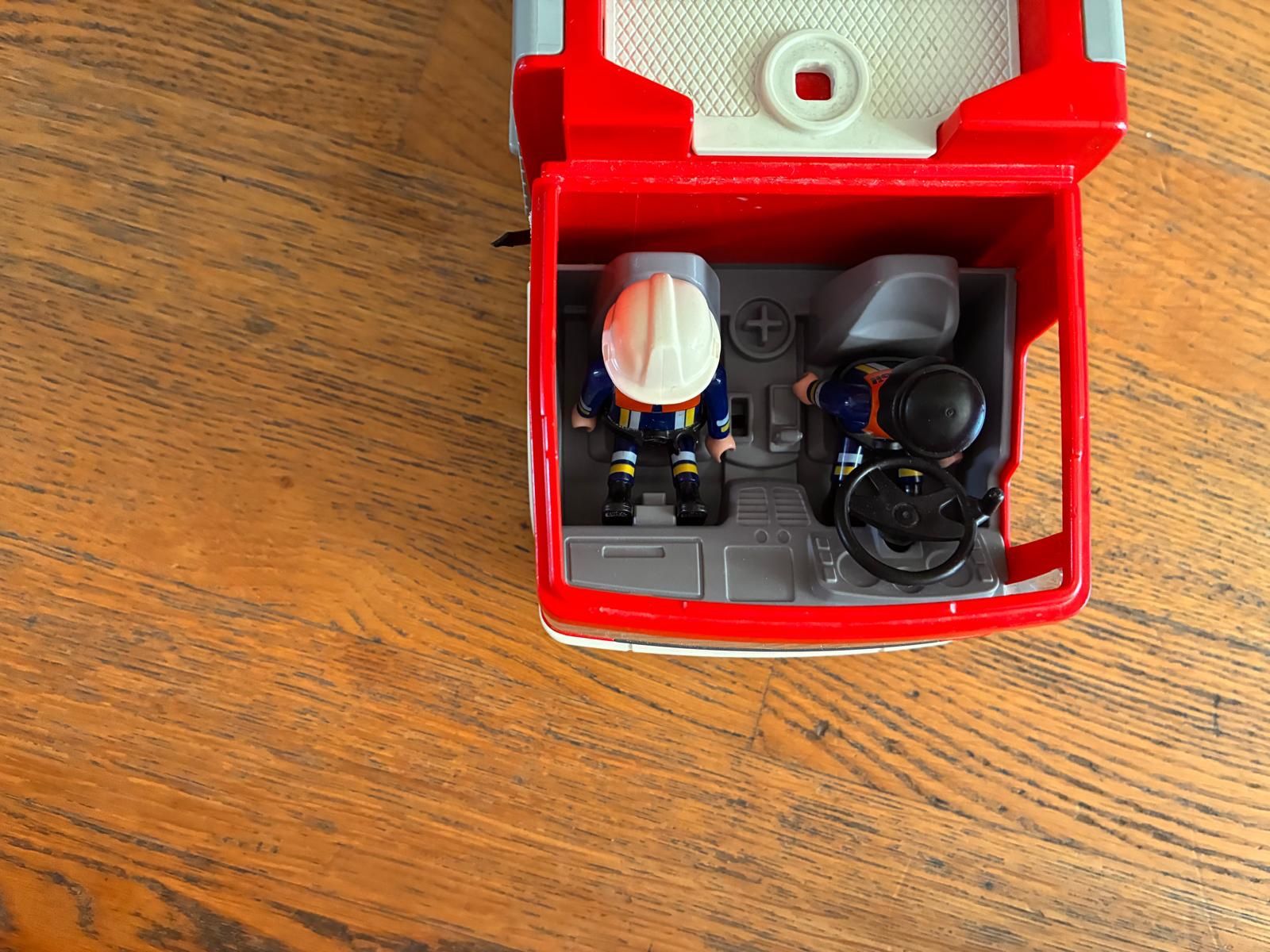 Playmobil Giocattoli: Camion de pompier et tracteur – Usato da mont sur rolle venduto da vilascar 1