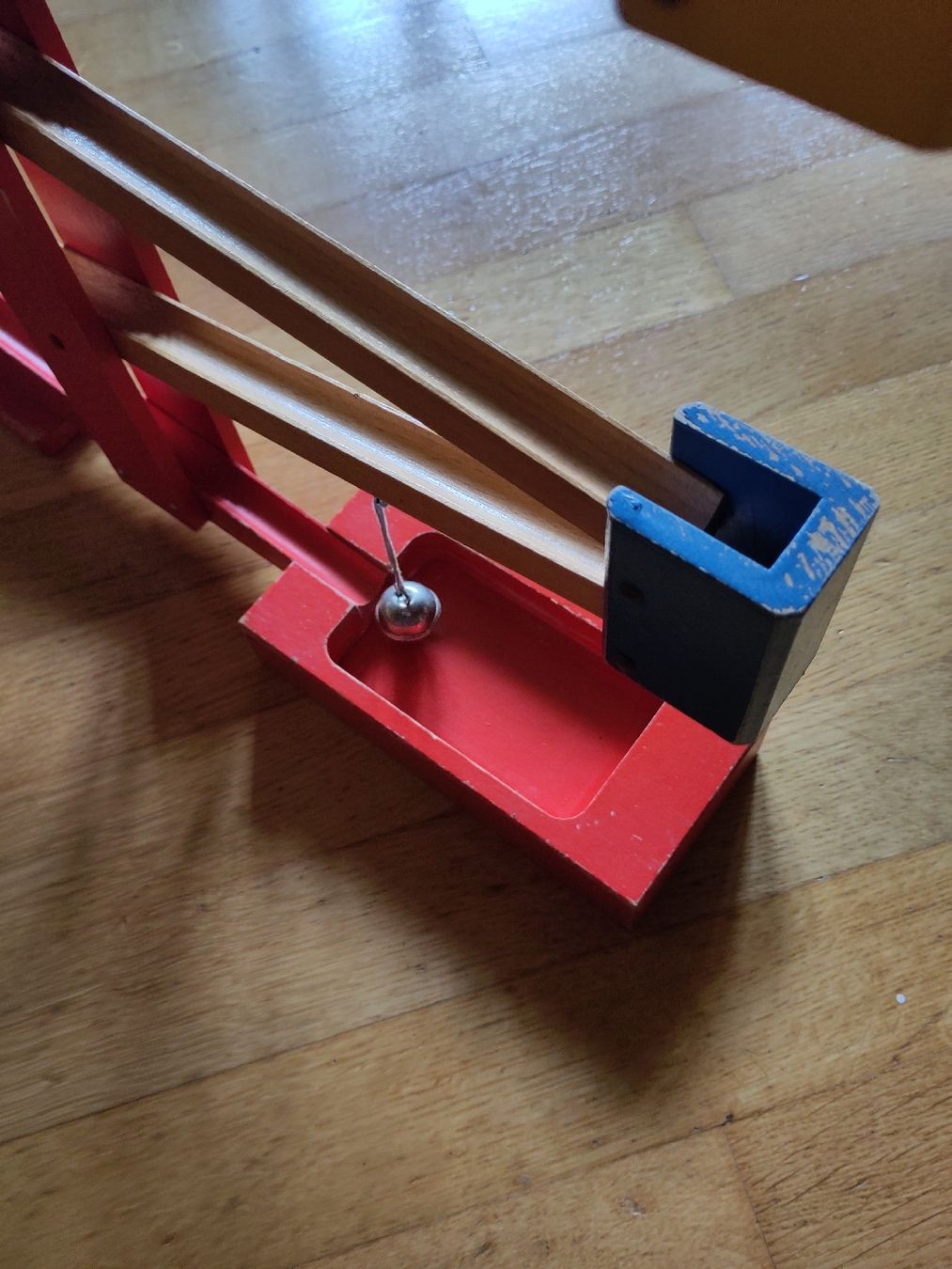 Giochi: Marmelspiel aus Holz mit Glocke – Usato da Lanzenhäusern venduto da Kula4 3