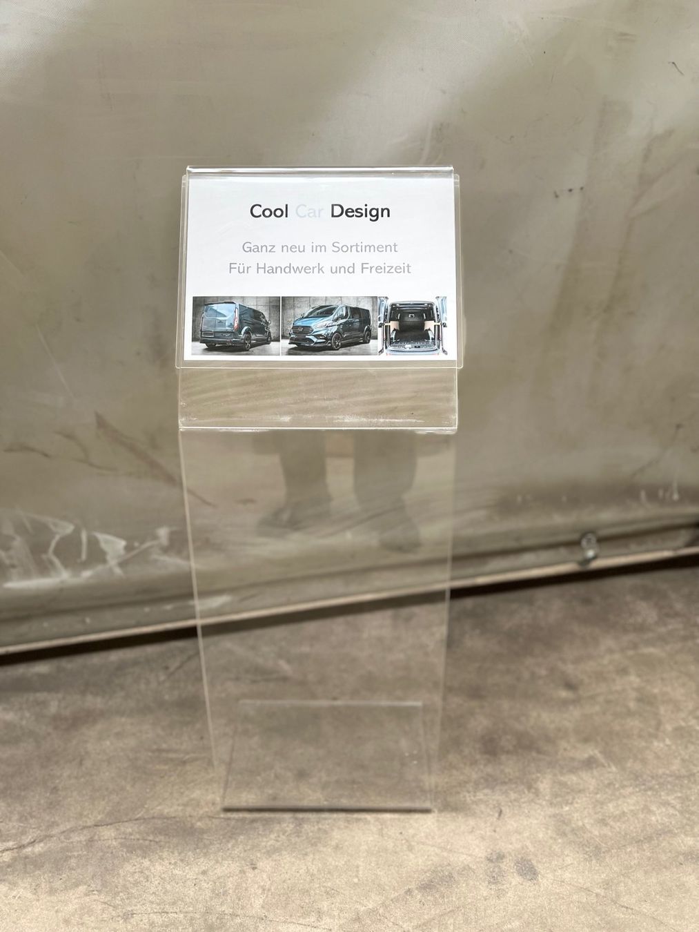 Sonstige Dekorationen & Accessoires: Info-Ständer Acryl transparent 820 mm – Gebraucht aus Oberentfelden von Gdsign 2