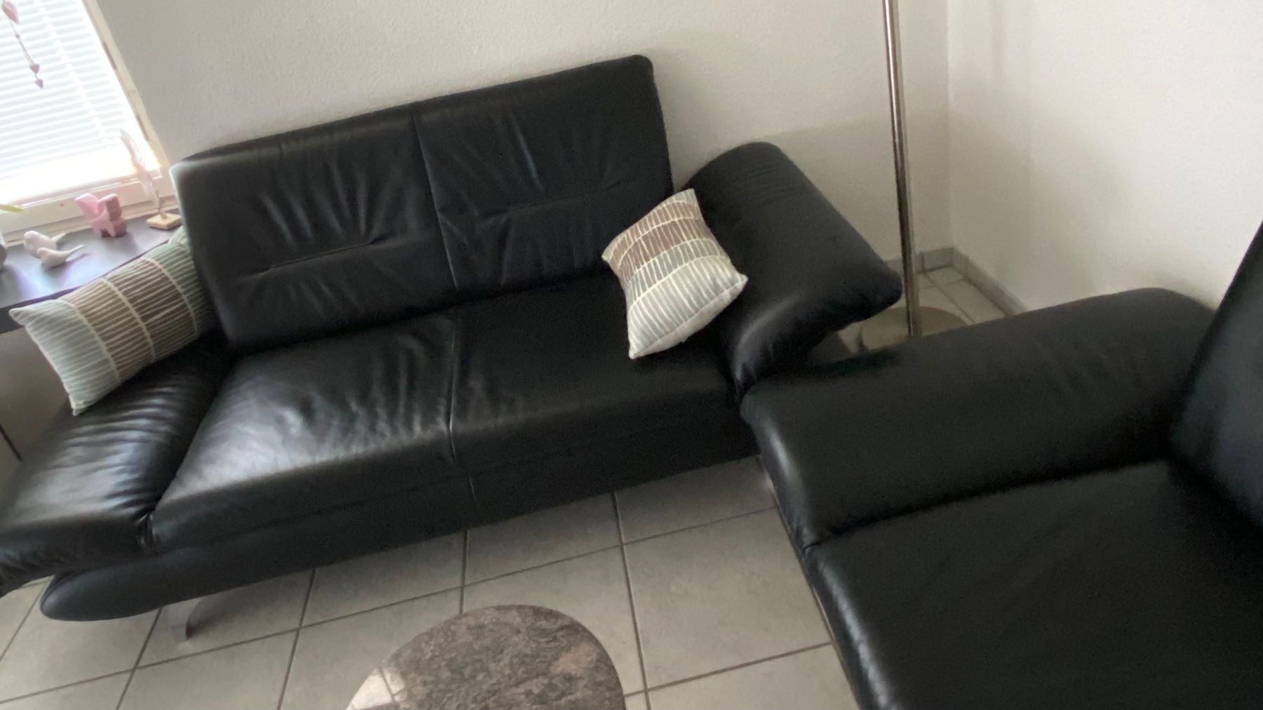 Sofas: Sofa Leder schwarz / 2-Sitzer + 2-Sitzer – Gebraucht aus Uttigen von dor_2jnw 4