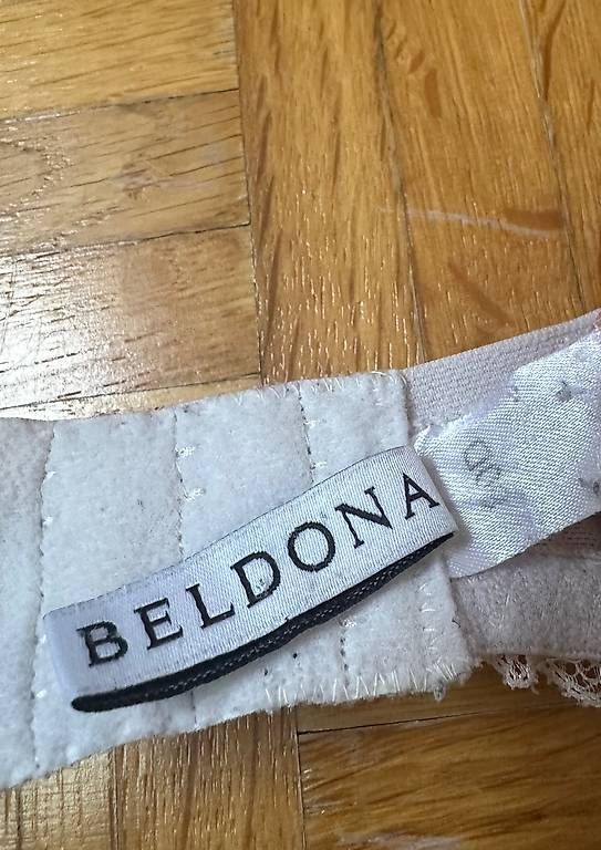 Beldona Altra biancheria intima: Bügel-BH Beldona weiss Gr. 80D – Usato da Zürich venduto da alex124 1