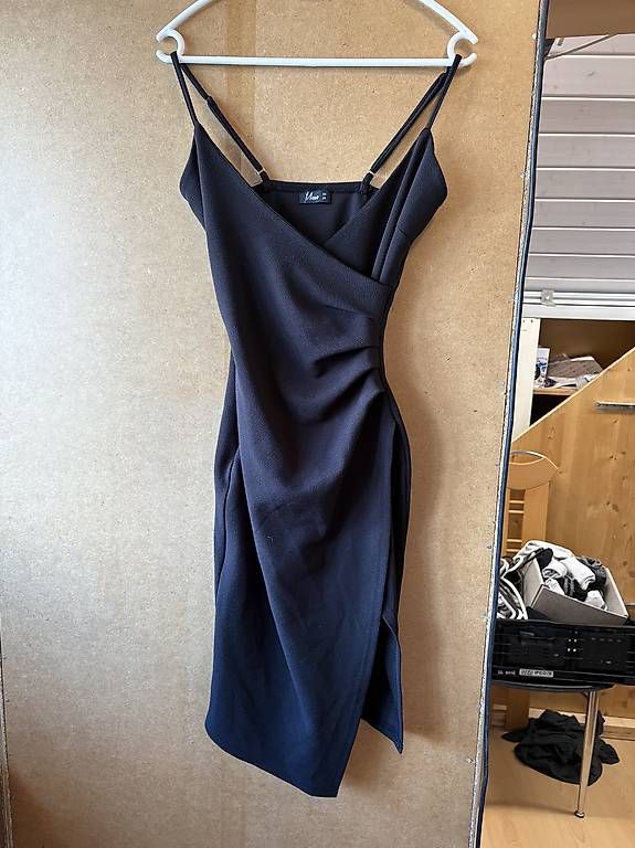 Vestiti: Missue Kleid Schwarz GR. 34  – Usato da Tägerig venduto da lea_xmw2
