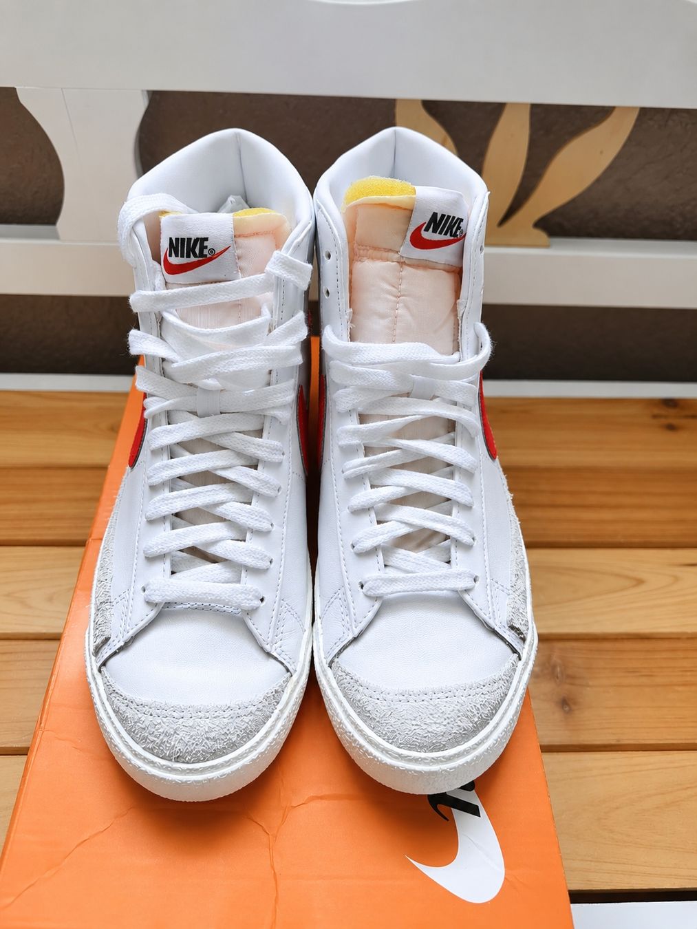 Nike Scarpe da uomo: Nike Blazer Mid '77 – Blanc / Rouge – Usato da Malleray venduto da malvib 2