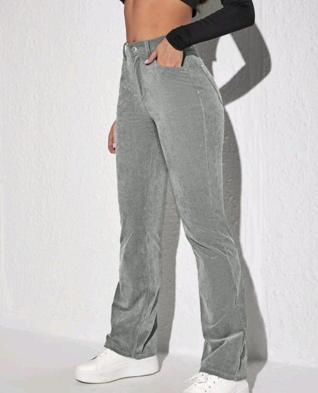 Pantalons: Schlaghose Gr. S (grün oder grau) - VERSAND möglich – Neuf avec emballage d'origine à St.Peterzell par the2ndchance 1