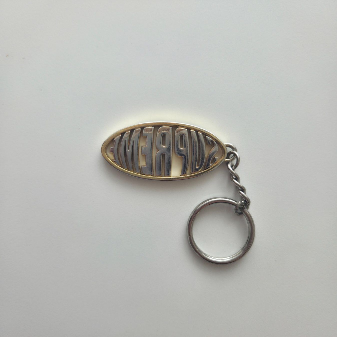 Portachiavi: Supreme Oval Logo Keychain S/S 2017 – Usato da Zürich venduto da Wickeddude 3