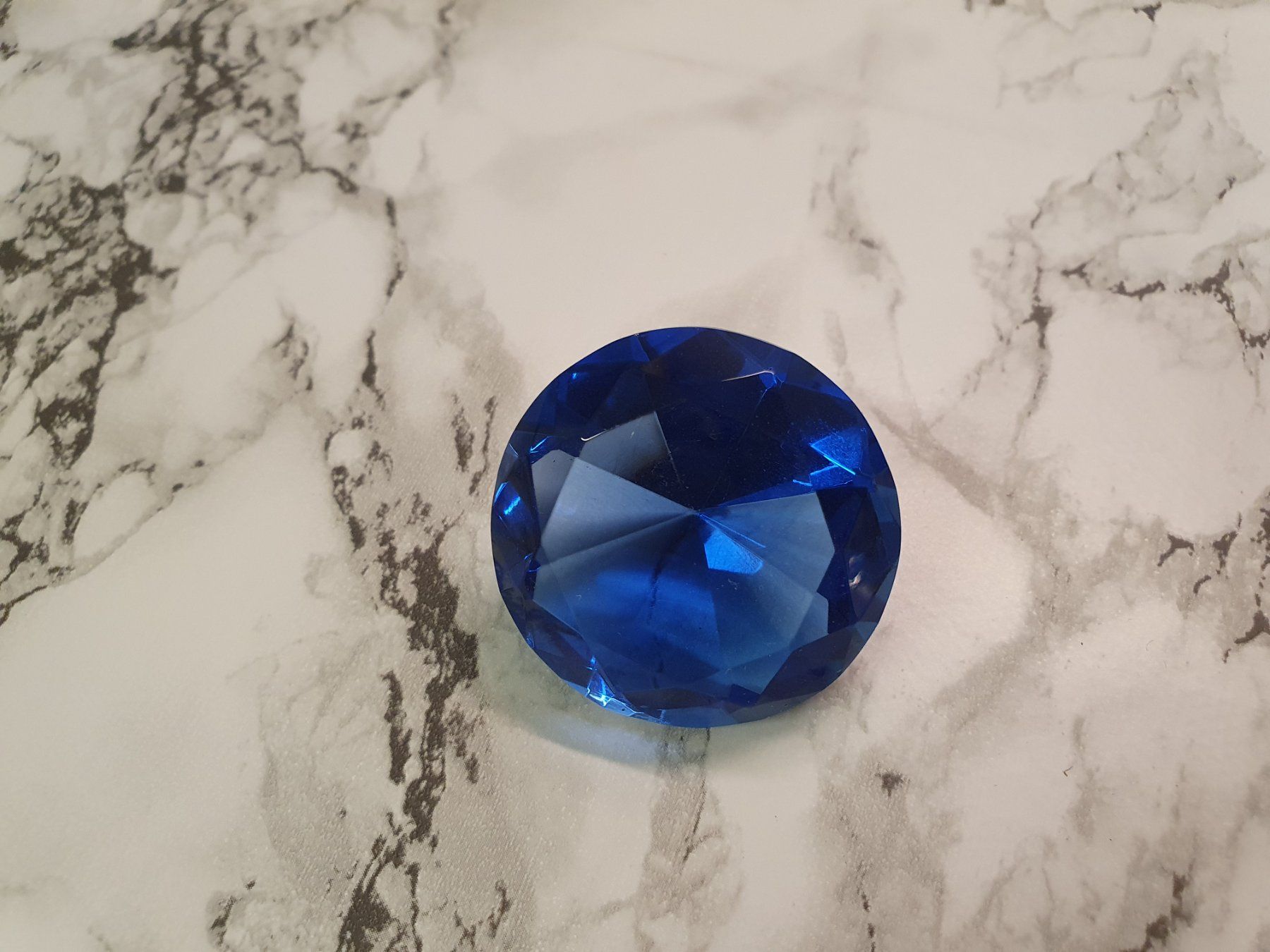 Alle Dekorationen: Deko Diamanten diverse Grössen – Gebraucht aus Dübendorf von Senita3 6