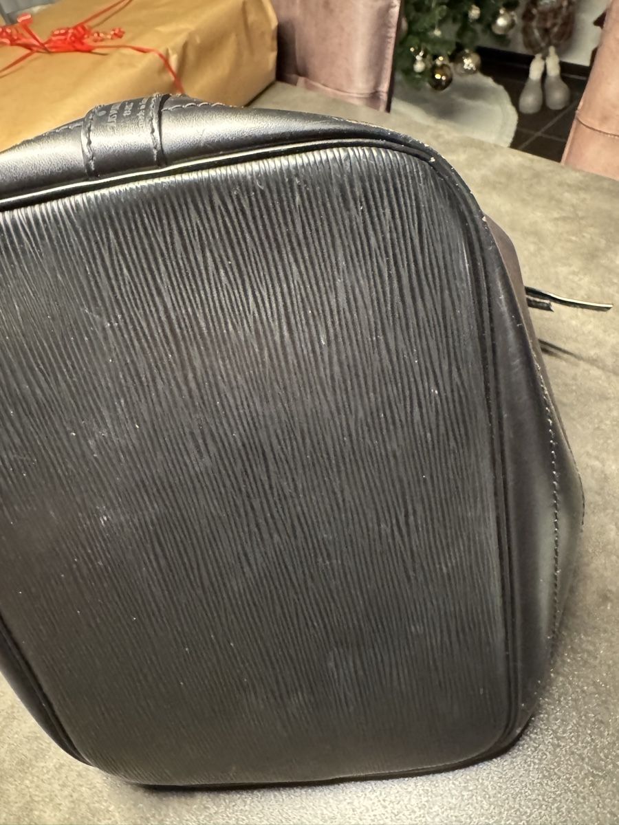 Borse da donna: Louis Vuitton Noe Beuteltasche Schwarz Leder – Usato da Lenzburg venduto da haad94 7