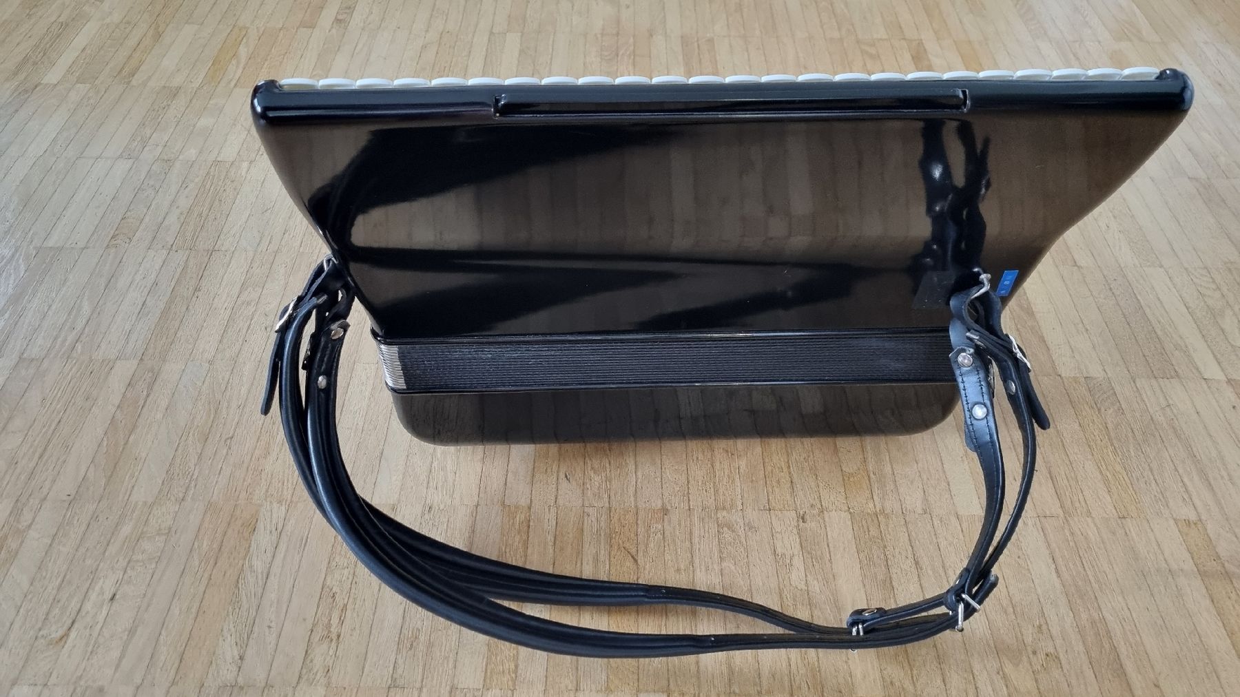 Hohner Musikinstrumente: Handharmonika Hohner – Gebraucht aus Uster von Moriginal 1