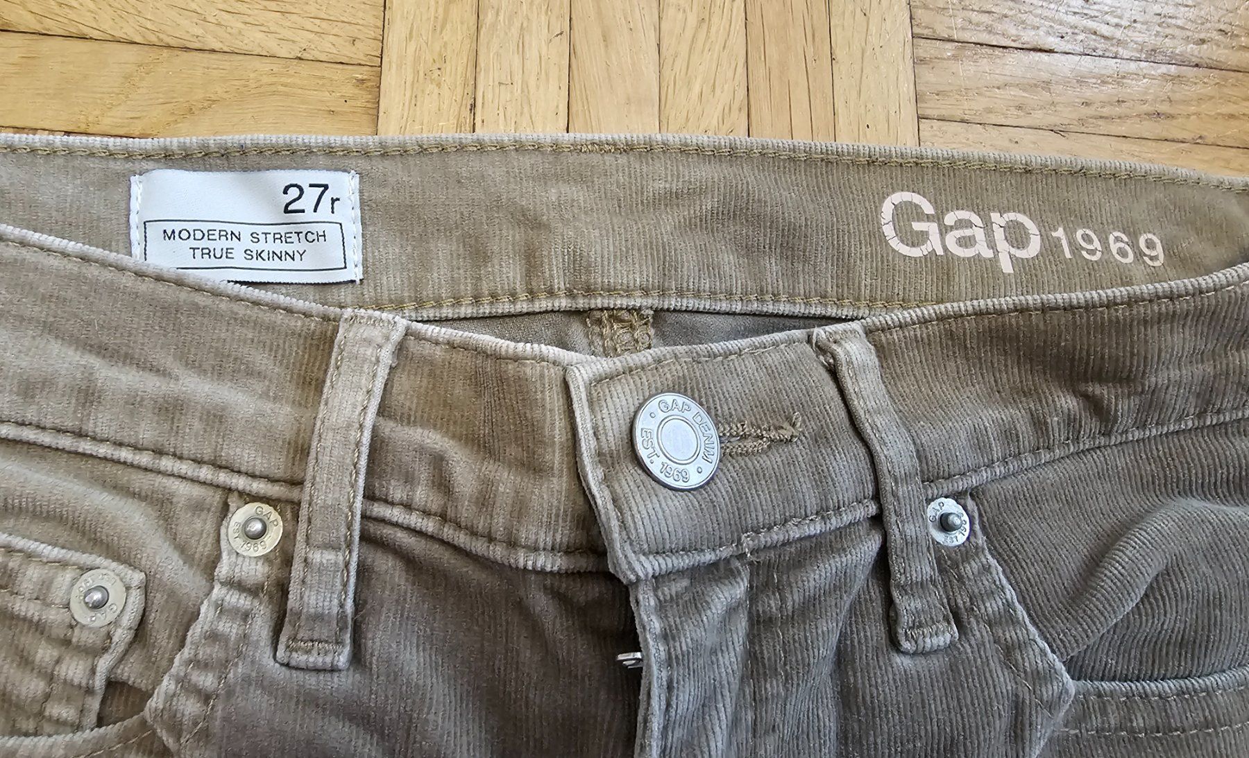 Gap Jeans: GAP Manchester Hose Gr. 27 – Nuovo (secondo la descrizione) da Füllinsdorf venduto da Sunnebliemli7 3