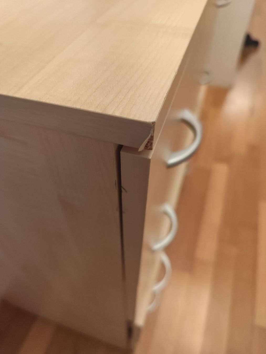Cassettiere: Gebrauchte Holzkommode mit 4 Schubladen, – Usato da Effretikon venduto da Dragon9 3