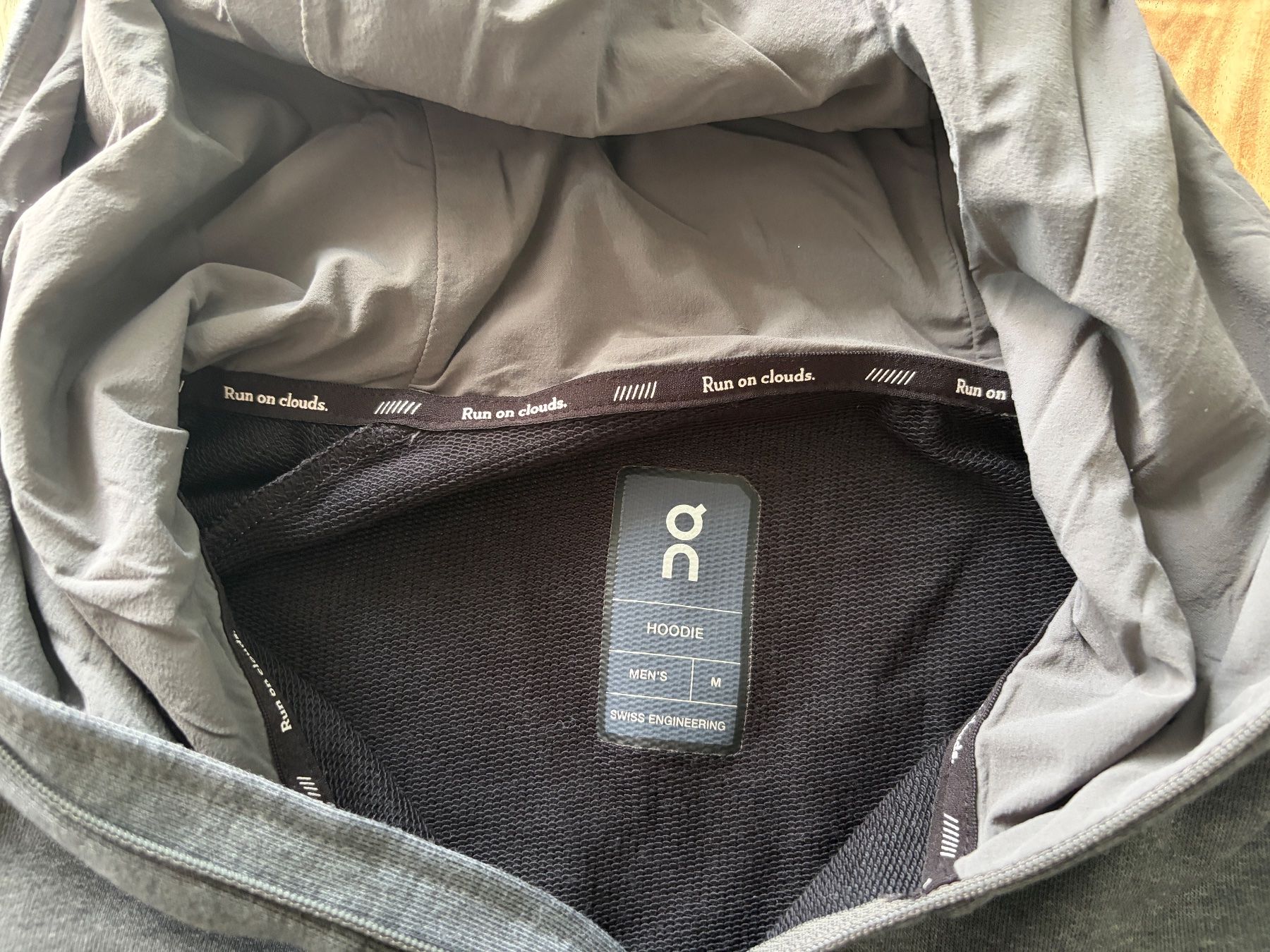 Maglioni & Felpe: Herren Hoodie grau Grösse M – Nuovo (secondo la descrizione) da Oberweningen venduto da Achille.3 2