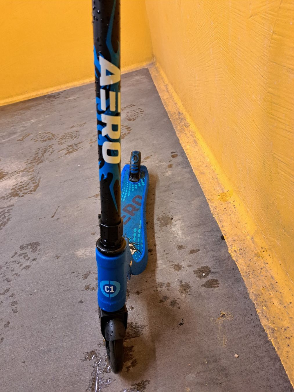 Veicoli per bambini: Aero C1 Tretroller, Kindertrotti, Roller mit LED Rädern – Usato da Duebendorf venduto da Mauxus 8