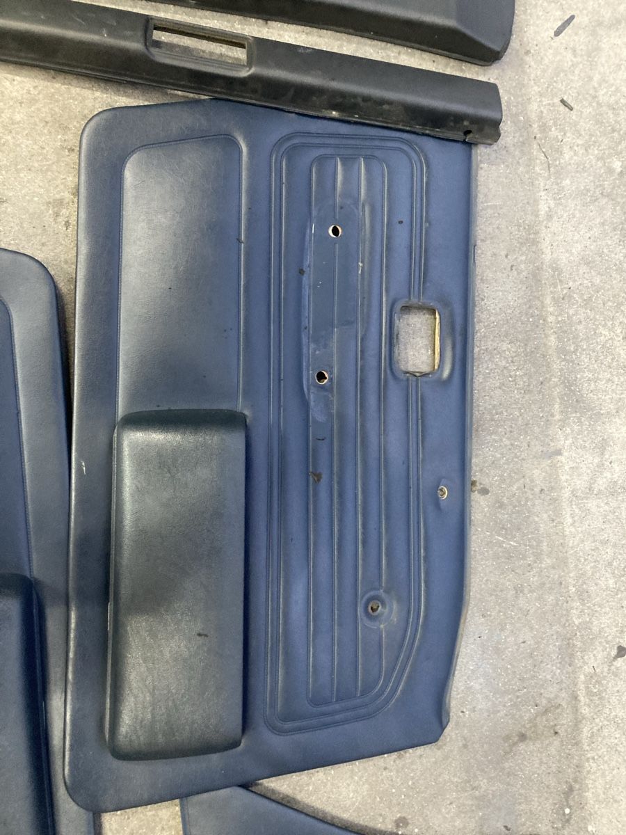 BMW Tutti pezzi di ricambio auto: Bmw E28 Türpanellen Leder blau – Usato da Dierikon venduto da E28_Freak 3