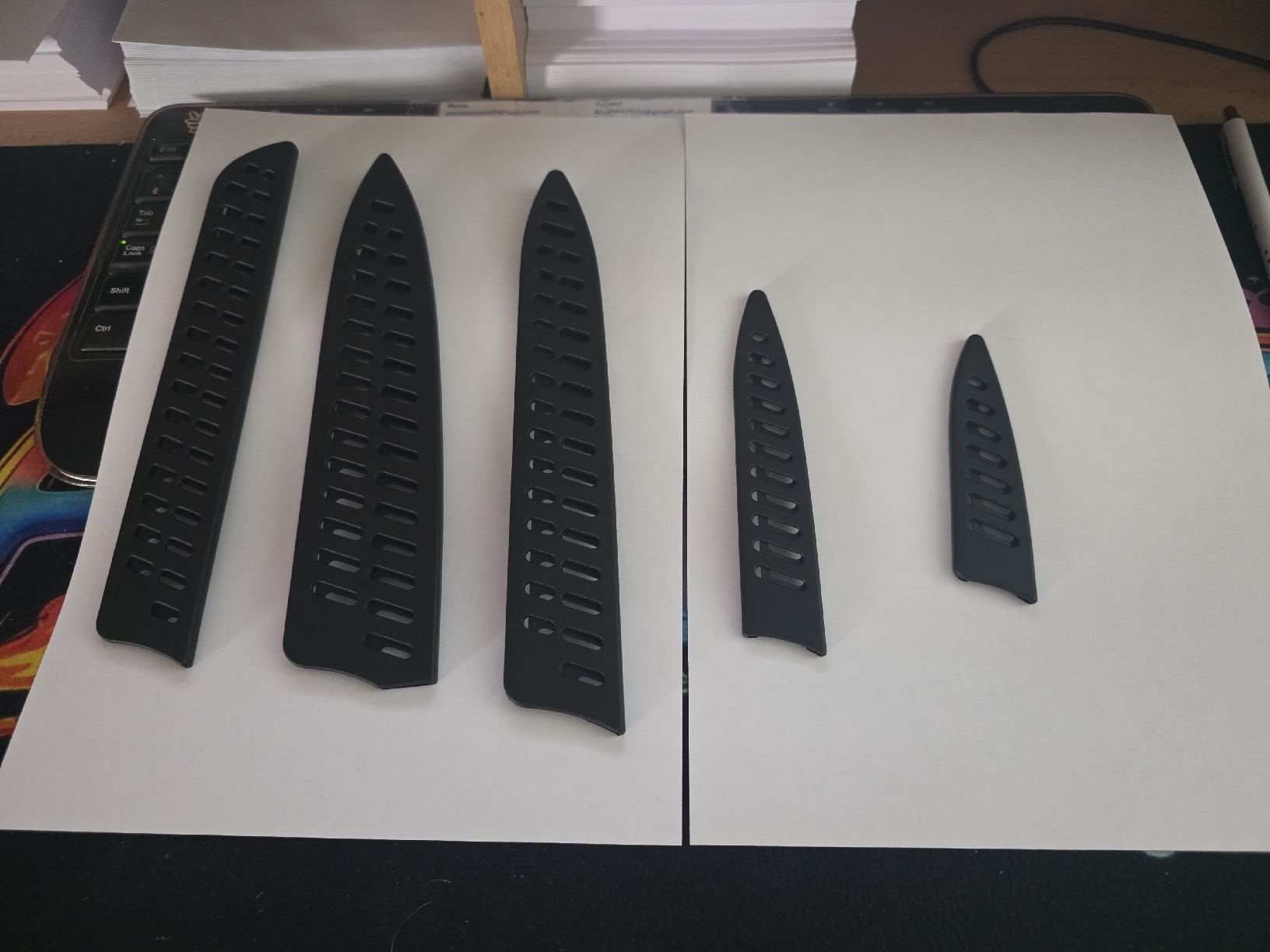 Messer: Messer-Set schwarze Griffe Klingen mit Luftlöchern – Neu (gemäss Beschreibung) aus Zürich von rene_2025 1