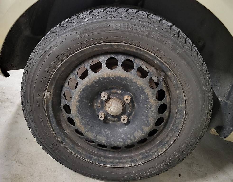 Opel Pneumatici & Ruote complete: Winterpneus Winterräder Opel Corsa – Usato da Weinfelden venduto da Zebi22 1