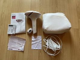 IPL Haarentfernungsgerät Philips Lumea Prestige BRI950/00