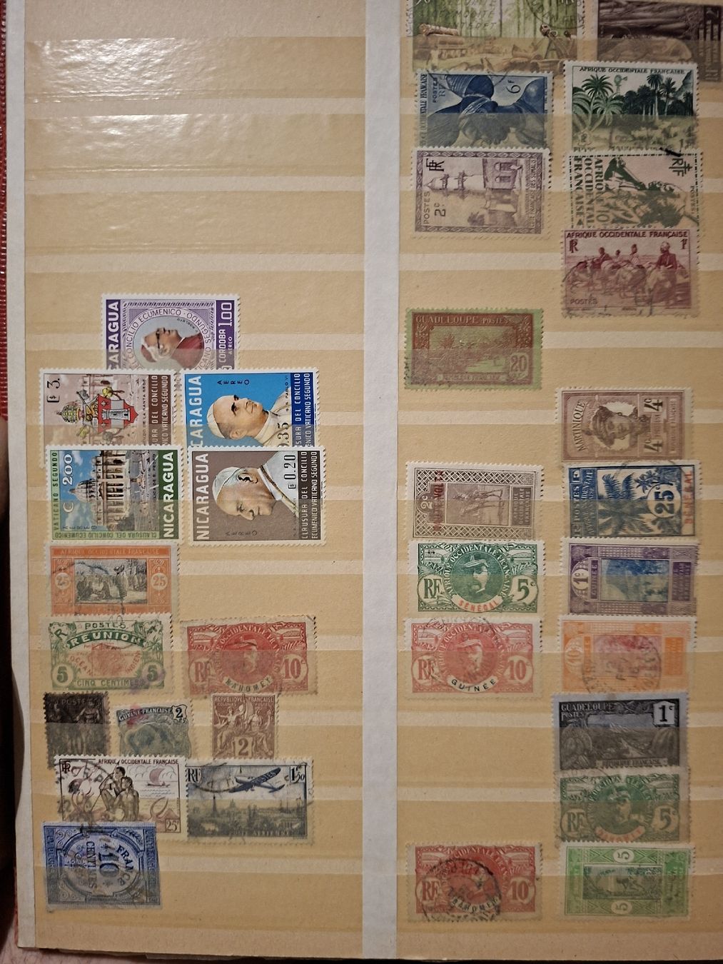 Tutti i francobolli: Briefmarken Album Diverser Länder  – Usato da Balgach venduto da SIMEON27 8