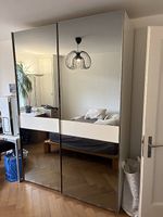 Schöner qualitativer Schrank extra hoch (237x162x68 cm)