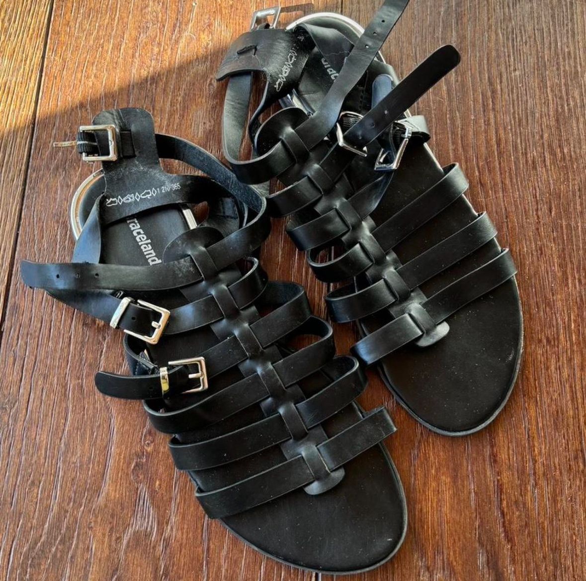 Graceland Damenschuhe: graceland schwarze lederimitat sandalen – Neu (gemäss Beschreibung) aus Brig von hanasm22 1