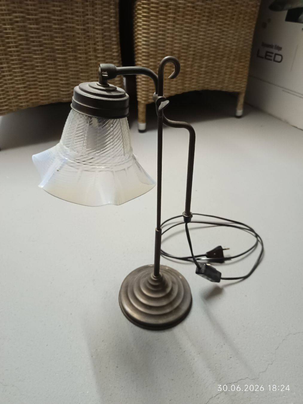 Lampade: Tischlampe Retro Lampenschirm Opal Weiss – Usato da Bergdietikon venduto da Riviera83