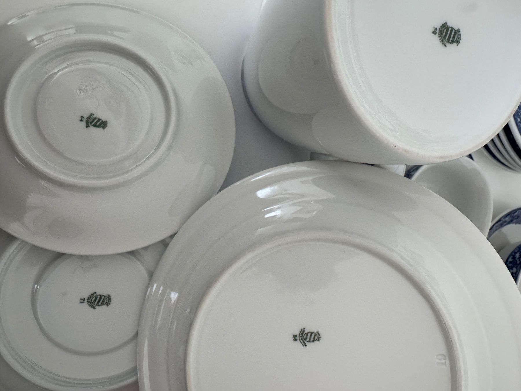 Set di piatti: Geschirr Set Langenthal Mid-Century – Usato da Cham venduto da matap1 2