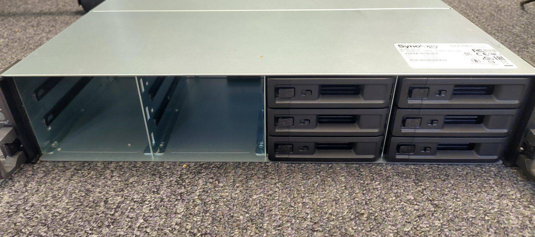 Synology Server: Synology RS2418+ – Gebraucht aus Lausanne von World-Connect 2