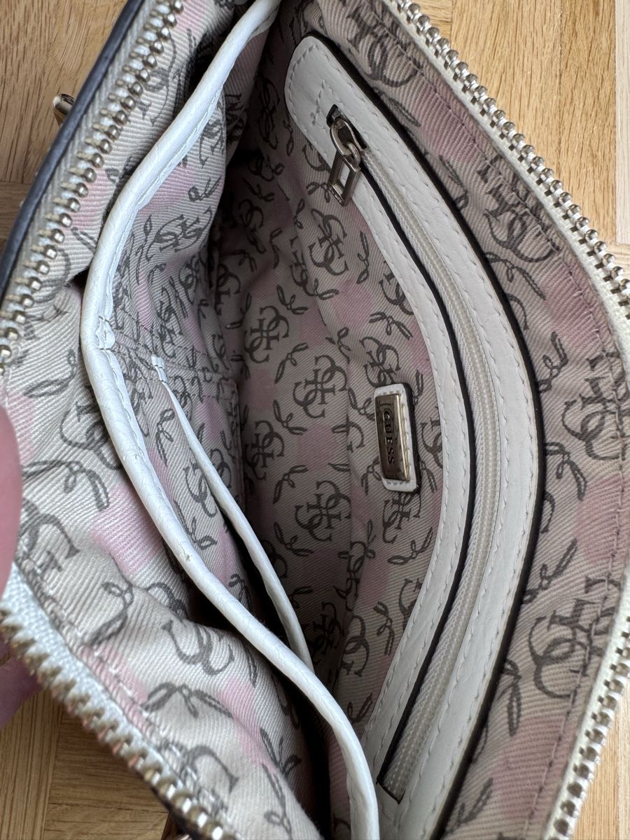 Guess Borse da donna: Guess Handtasche 👜 – Usato da St. Gallen venduto da kara_24 2