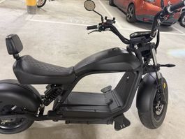 Esomoto E-Roller CH05 Schwarz matt 20 km/h mit Carplay