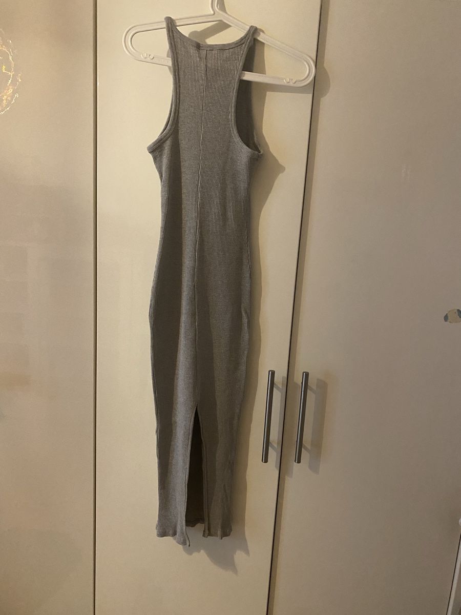 Bershka Vestiti: Bershka Kleid grau Grösse S gerippt mit Schlitz – Nuovo (secondo la descrizione) da Merlischachen venduto da aly_9ncj 2