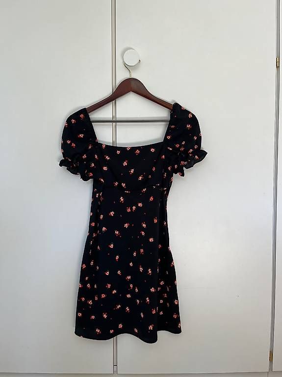 Kleider: TOPSHOP PETITE BLUMENKLEID – Gebraucht aus Maur von tab_z9rh