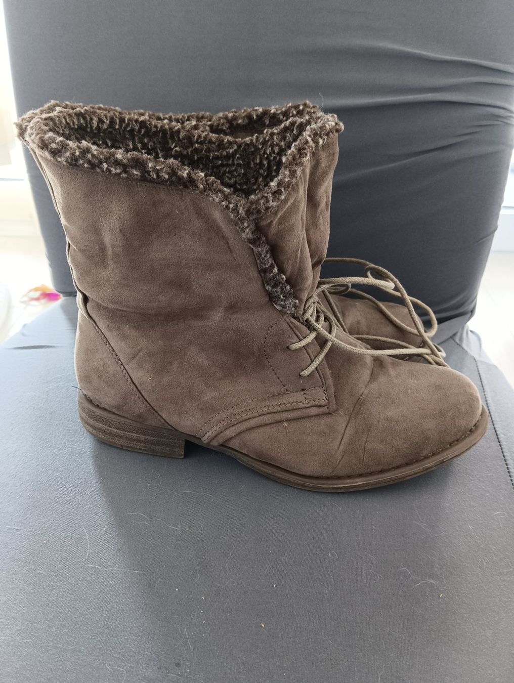 Scarpe da donna: Halbstiefel Damem Gr. 38 / Claudia Ghizzani – Usato da Schöfflisdorf venduto da kin_2dp9